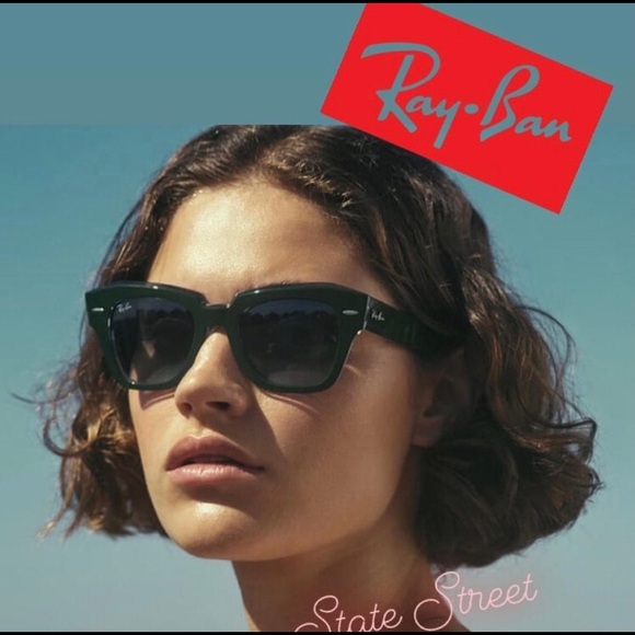Sold 🌟🌟Ray-Ban Wayfarer State Street sunglasses in Green